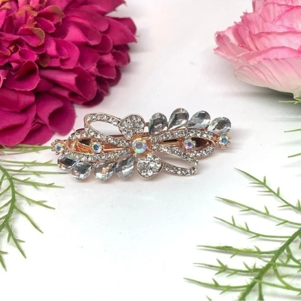 NEW⚜️Beautiful Crystal Embellished Spiral Hair Clip